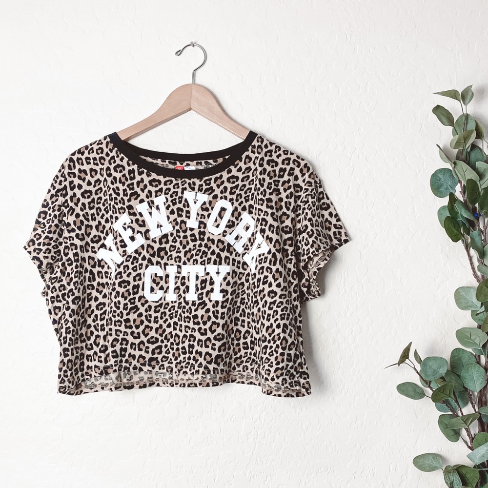 Divided NY Leopard Graphic Oversized Crop Large